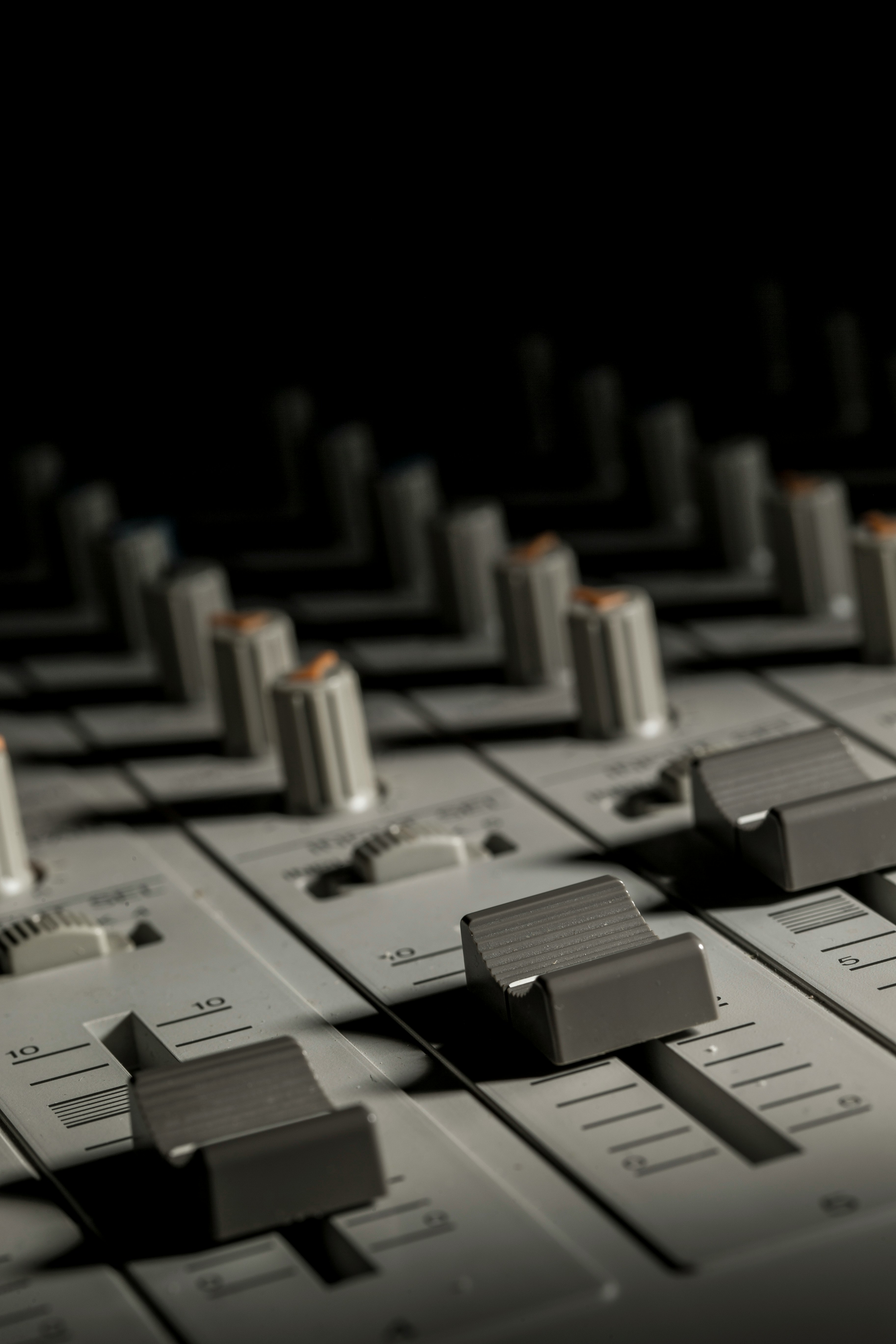 audio mixers