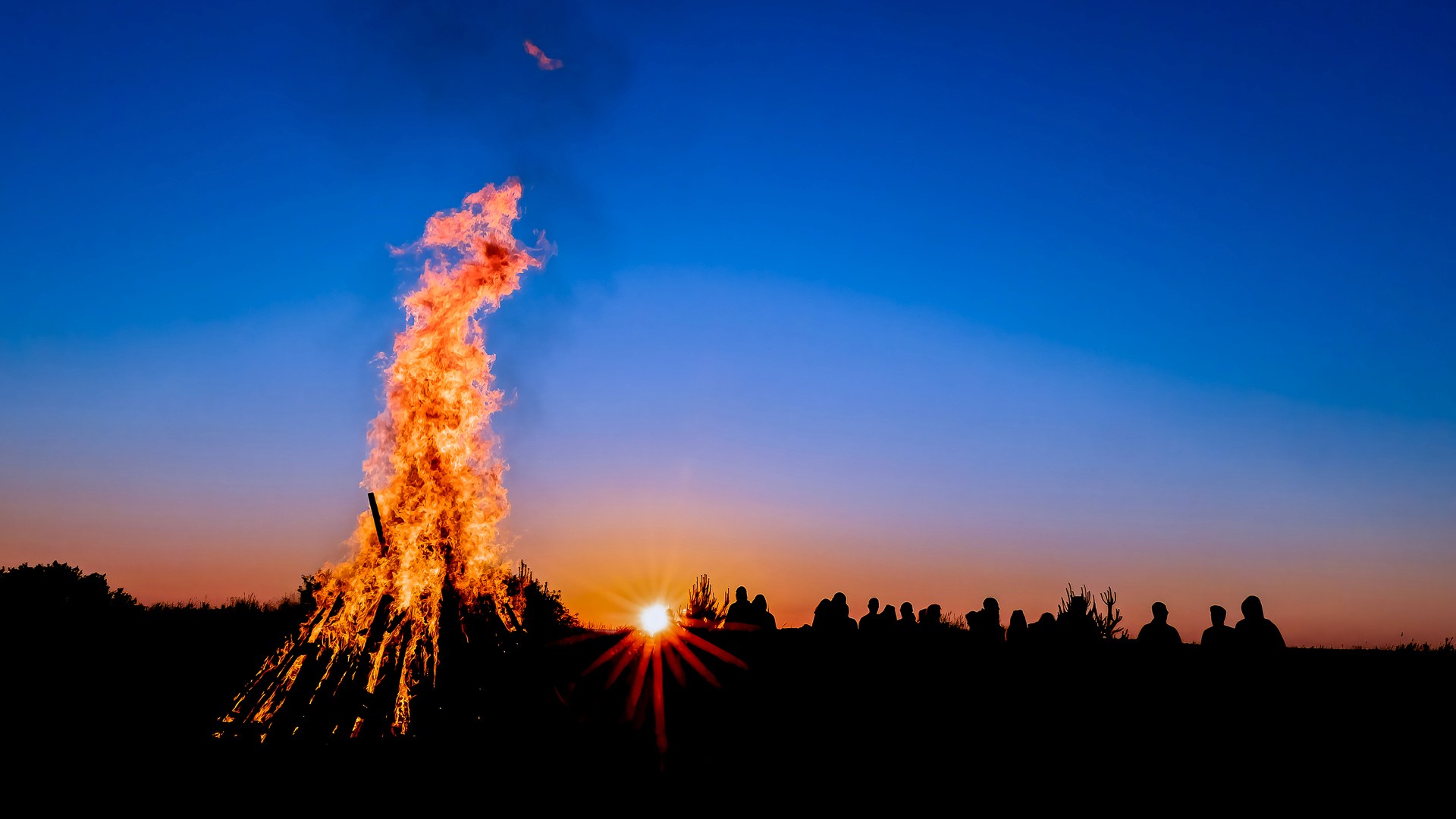 Heritage bonfire, ordered repetition. Cover image for Behavioural vs Personality Tests. Photo by Mats Soomre. #MomentsBySoomre