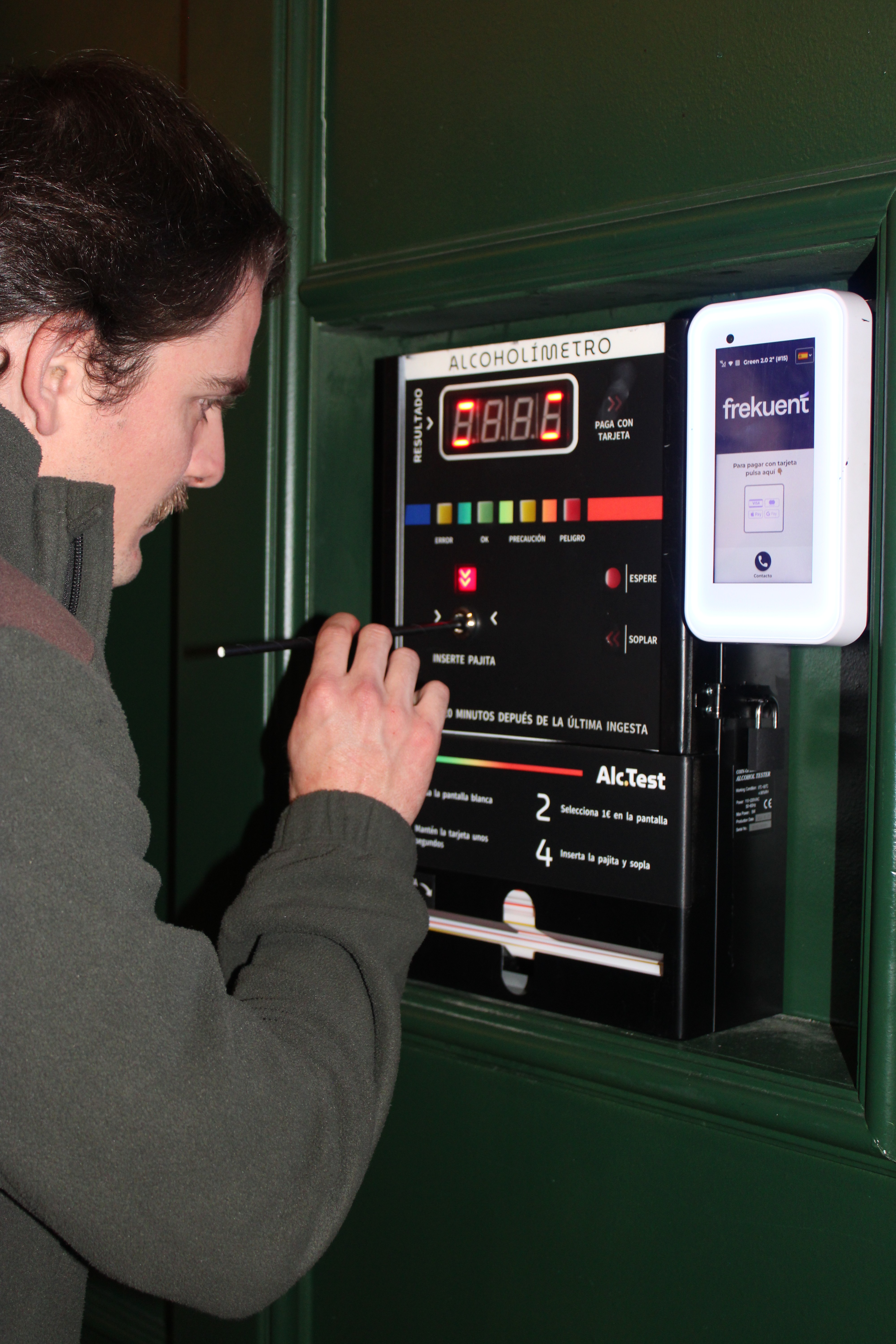 Bar con alcoholimetro