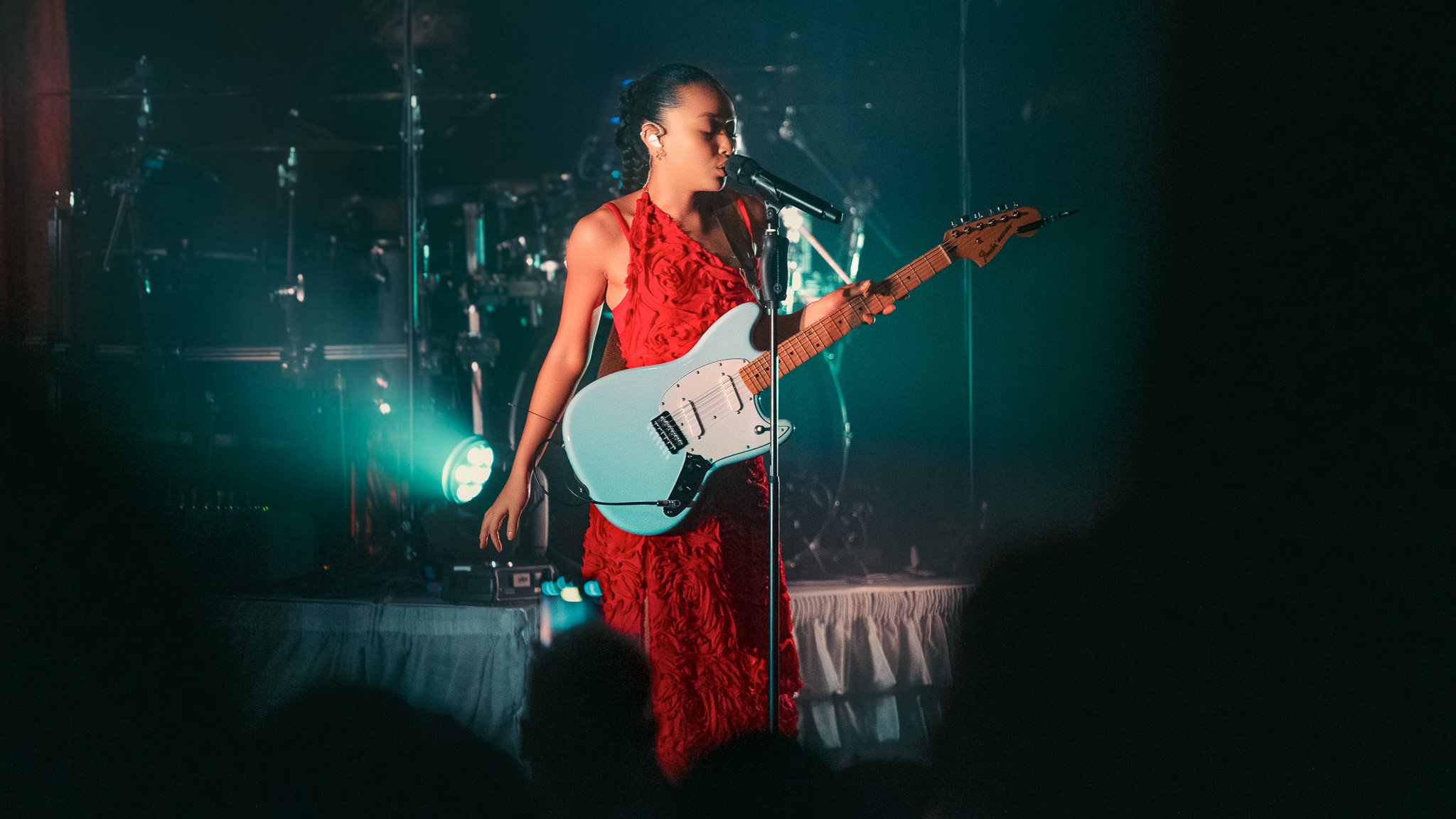 Griff Performs In Chicago at The Vic