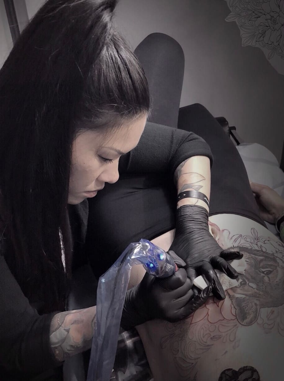 VIVALDI - Tatoueuse Another Tattoo Shop Dijon
