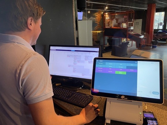 A view of the top of the eiffel tower