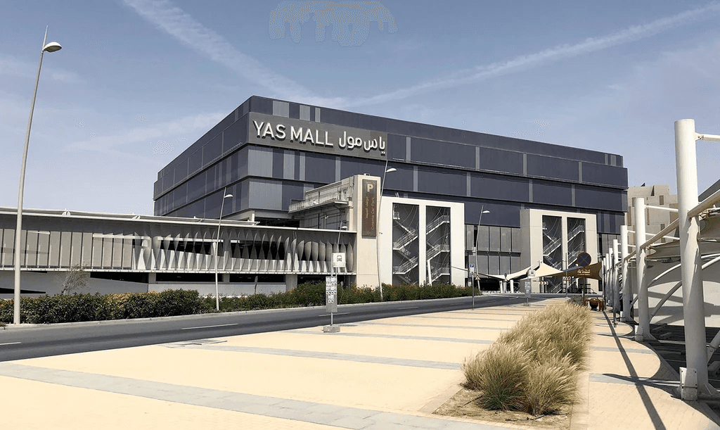 Luxury villa entrance in Hidd Al Saadiyat, Dubai, featuring elegant architecture and lush landscaping.