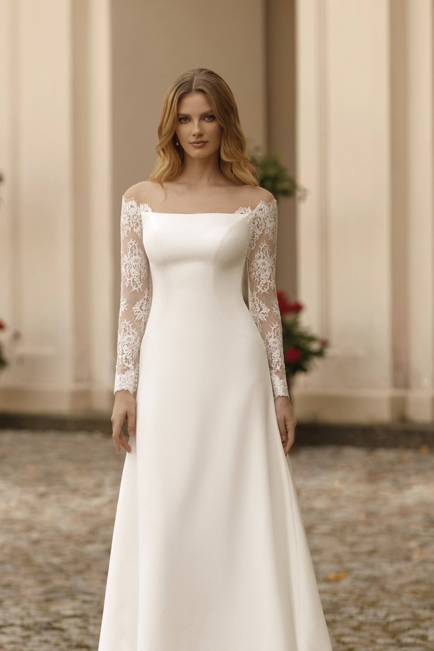 Minimalistisches Kleid mit Carmen-Dekolleté