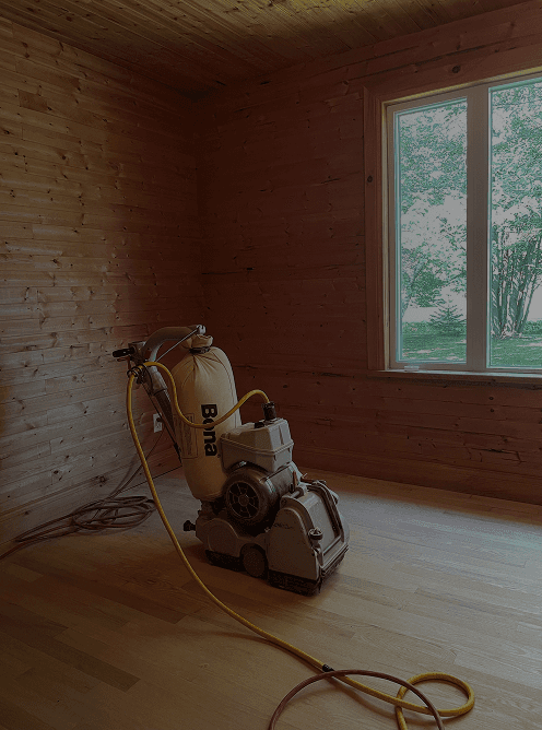 Intérieur de l'atelier de Le Décapeur A.C., vue panoramique.