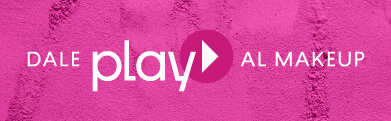 Banner Dale Play al Makeup sobre fondo de polvo rosa