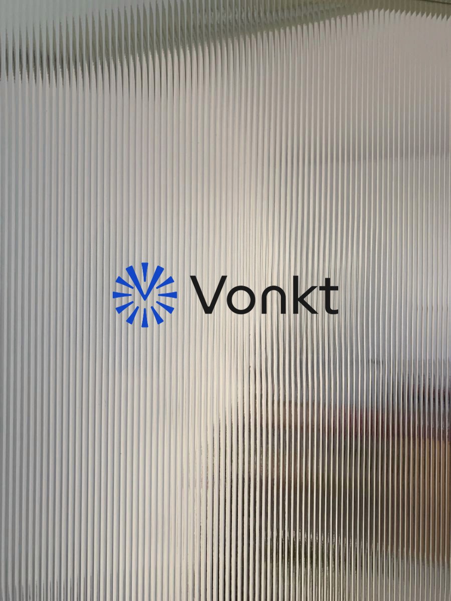 Branded window for business coaching brand Vonkt