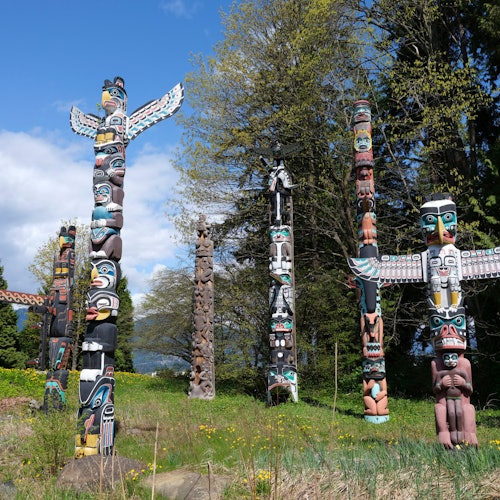 另一个令人惊叹的文化景点：史丹利公园。图腾柱。