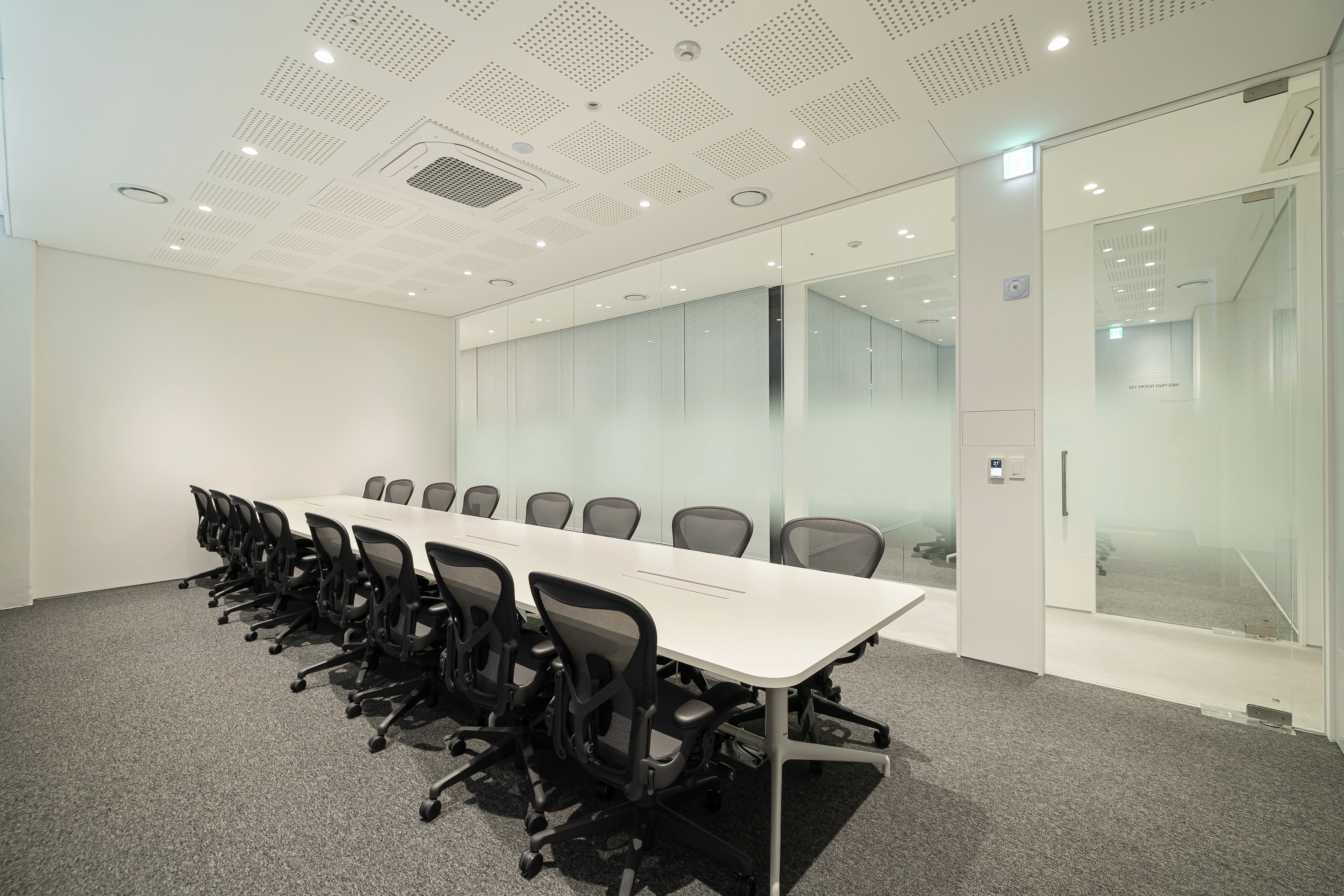 Korea Credit Data Office Interior Project by Bluepin