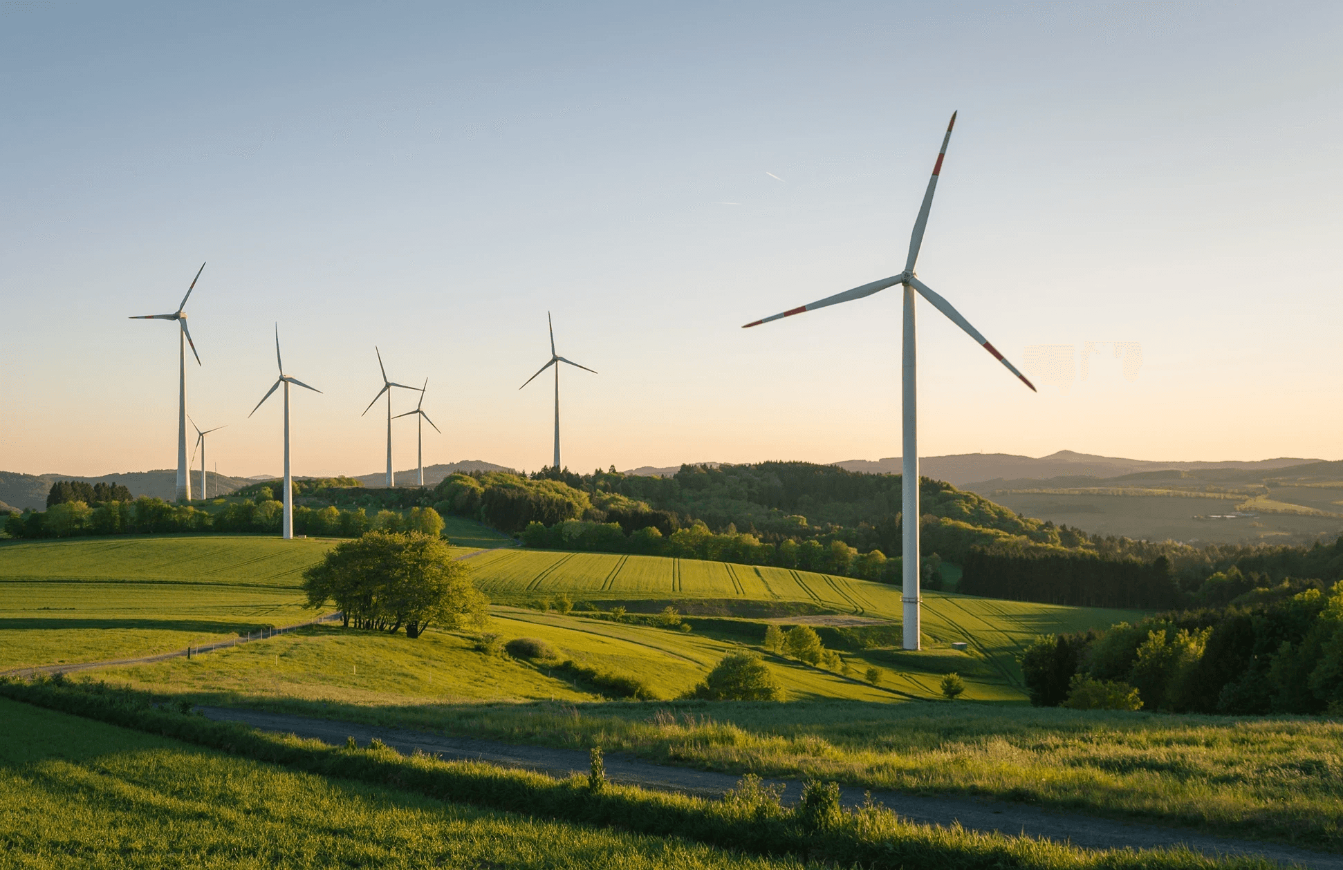 Windräder in der Landschaft