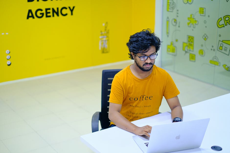 ux agency vs freelance designer illustration