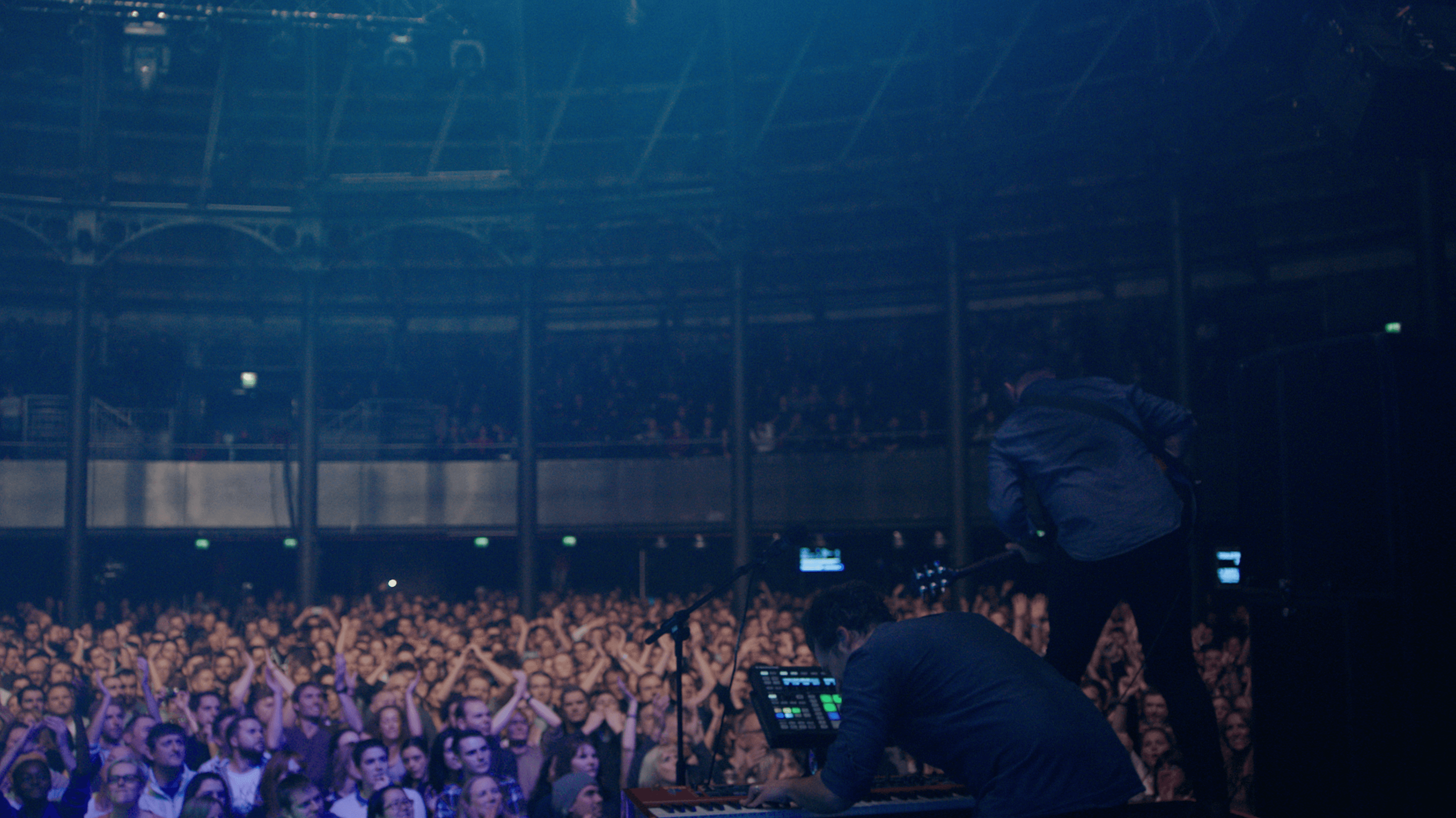 Batch.Works logo over a photo of a box of 3D printed objects