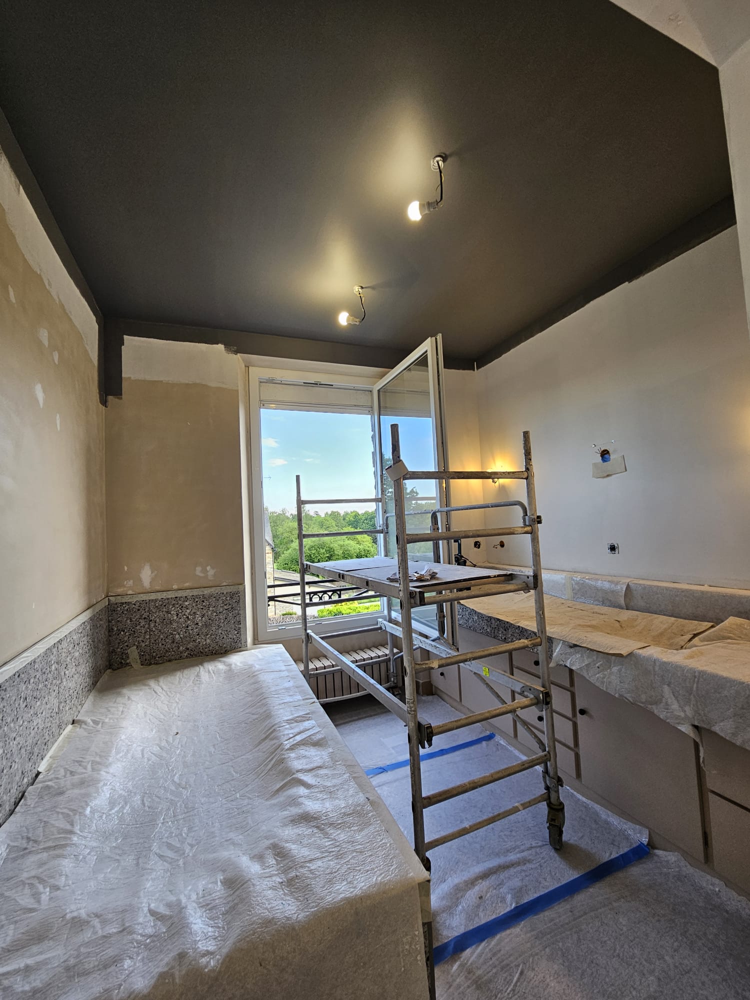 AVANT - Placo, bandes, impressions, finitions, boiseries et meubles de salle de bain à Chateaubourg