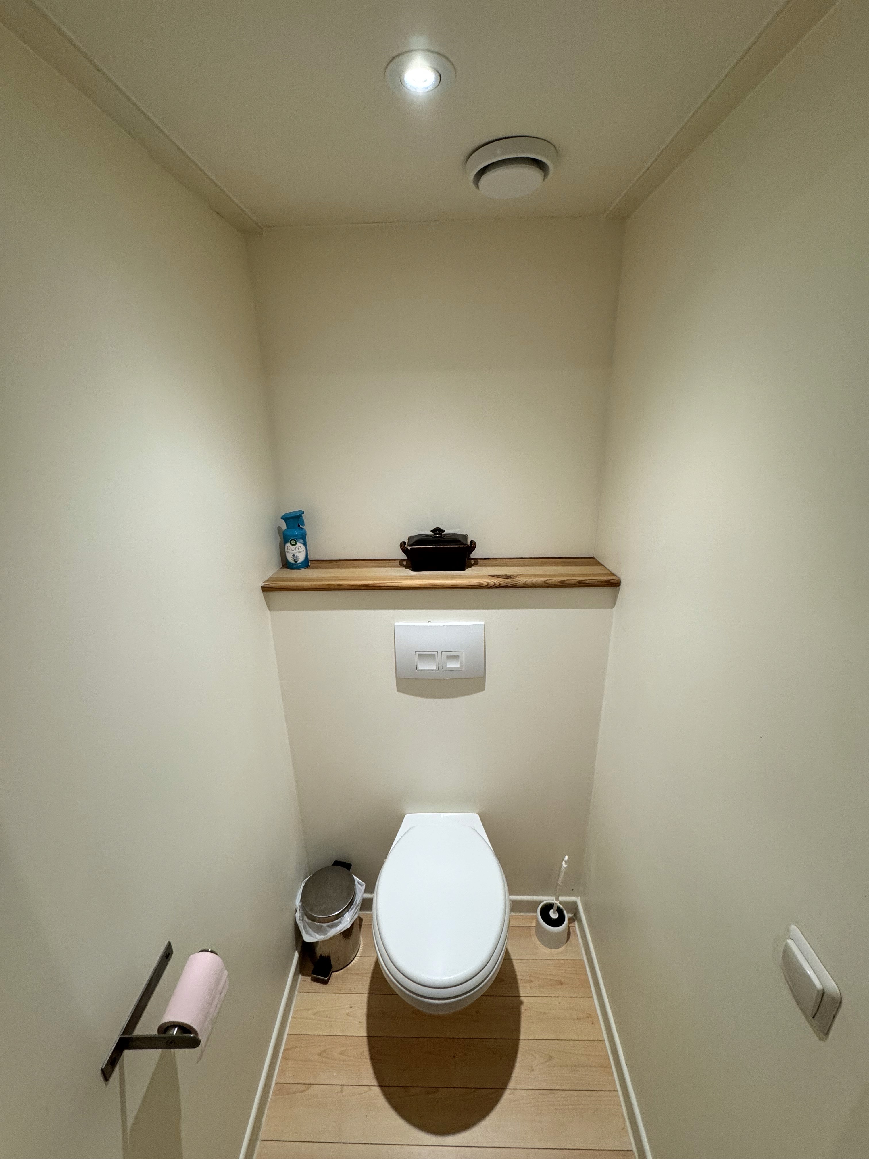 toilet badkamer
