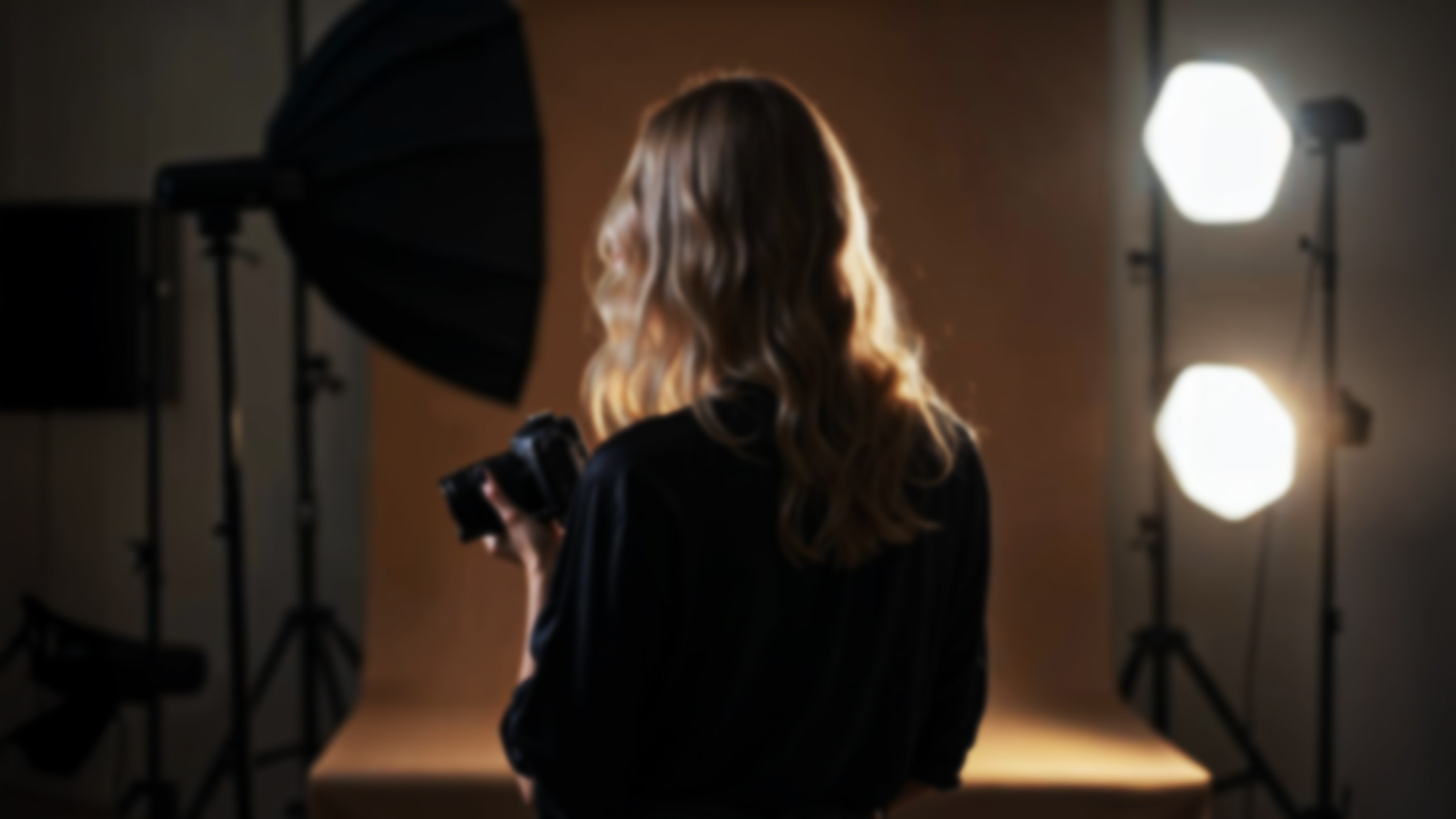 Creative branding, AI content prompts, and digital design by Michaela Jaye. Thoughtfully crafted visuals, storytelling, and strategy for brands, social media, and wedding design.