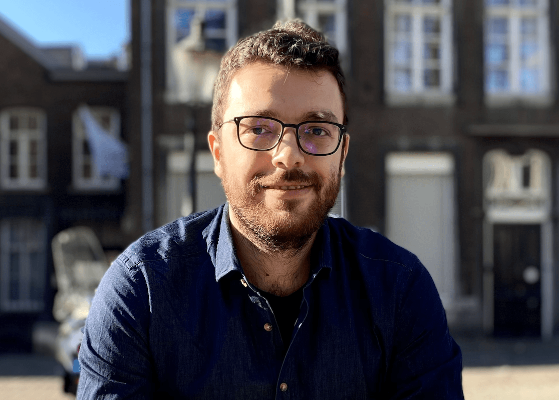 Portrait of Daniel Hayes, founder of EarlyBird.