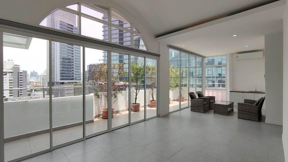 3-Bedroom Pet-Friendly Entire Top-Floor Residence Thonglor 2