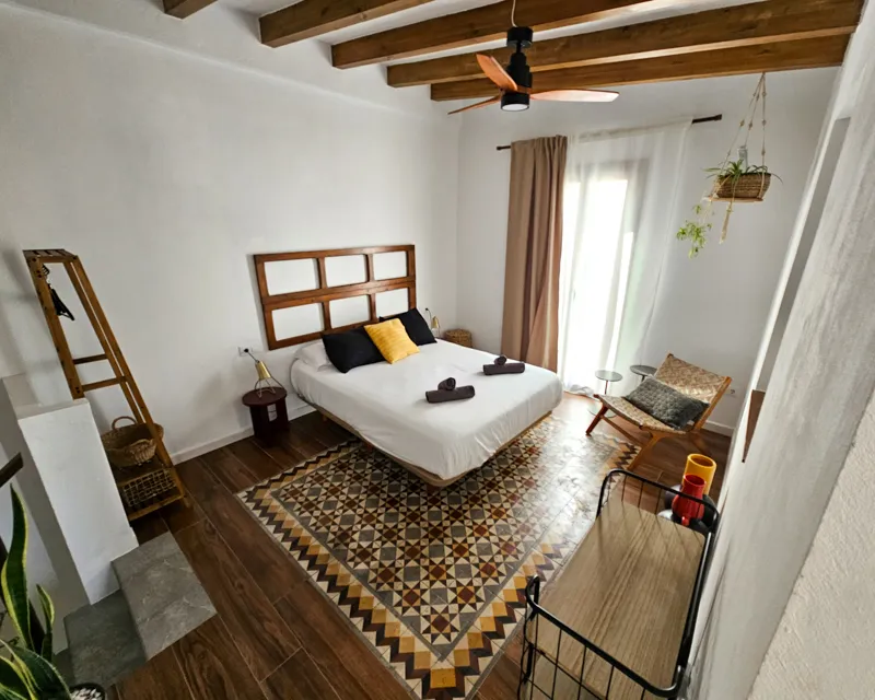 Charmantes Doppelzimmer mit rustikalen Fliesenboden in La Terraza Tarifa