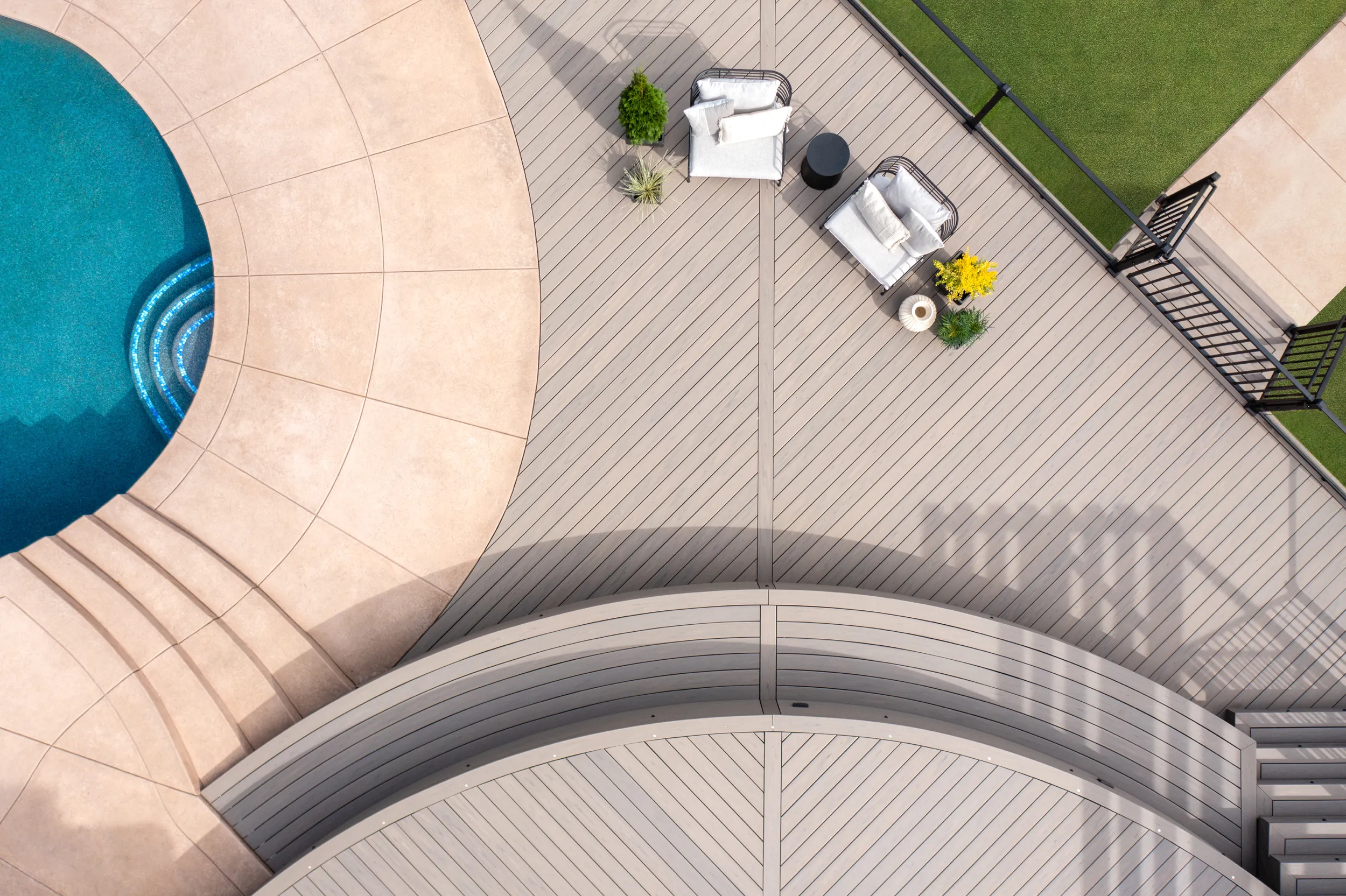 Trex Transcend Lineage® Composite Decking