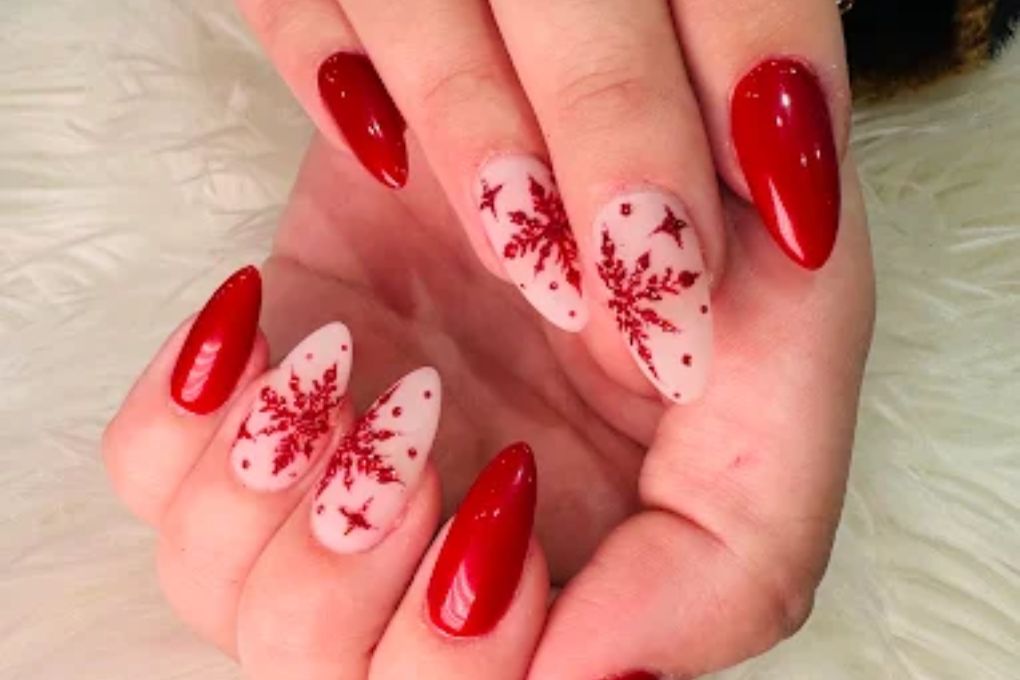 unique christmas nails