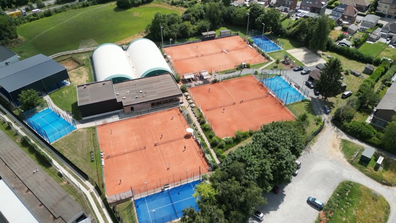 Tennis and padel courts at TC Sollenbeemd in Halle, Belgium