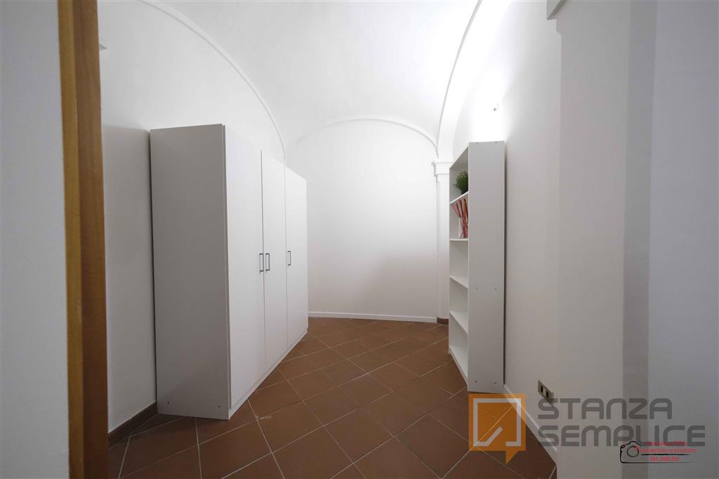 Large 25 sqm room in Via Emilia, Bologna
