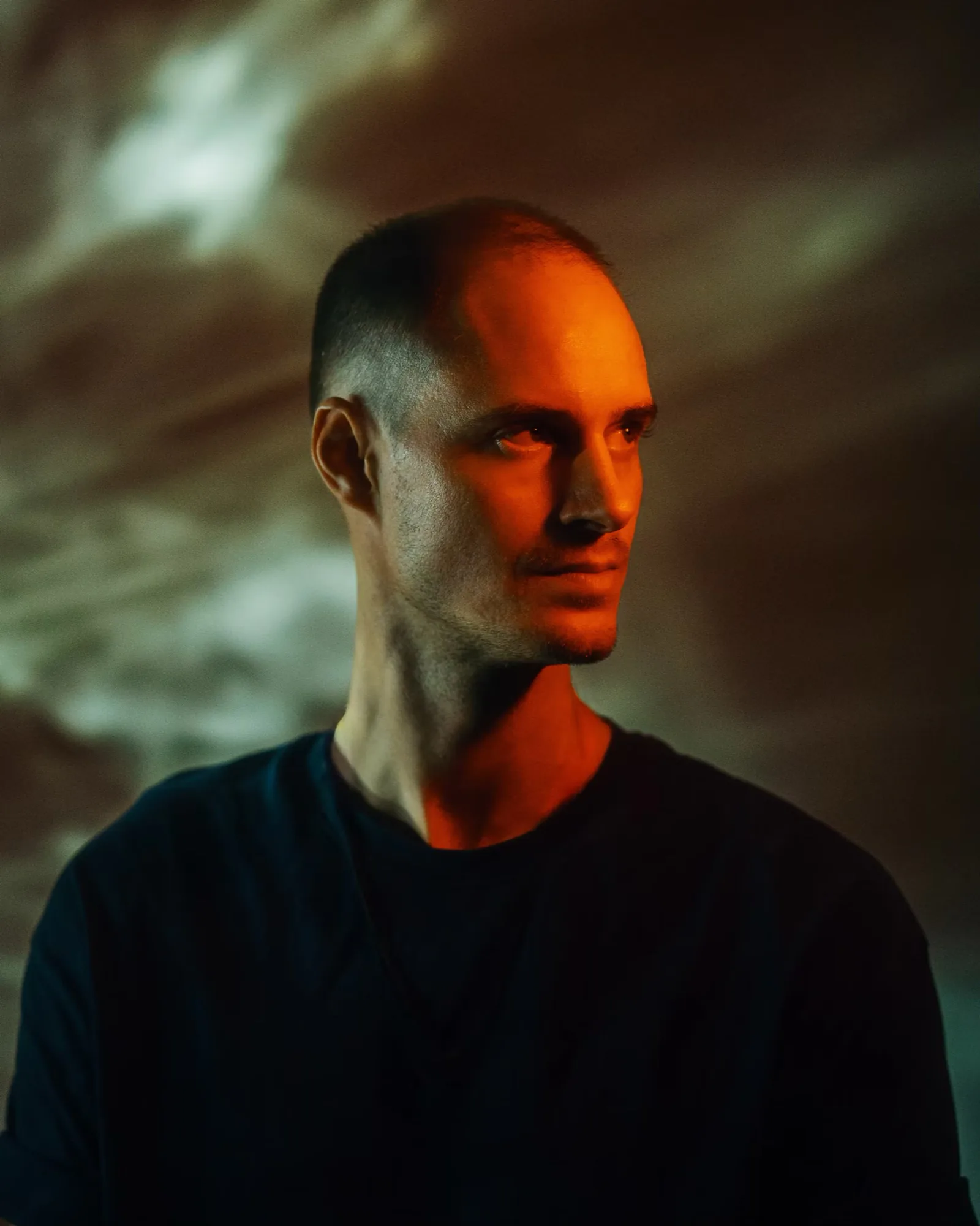 Vence DJ Headshots — project image 01 by Roman Olinchuk. 香港攝影、創意影像及視覺敘事作品。