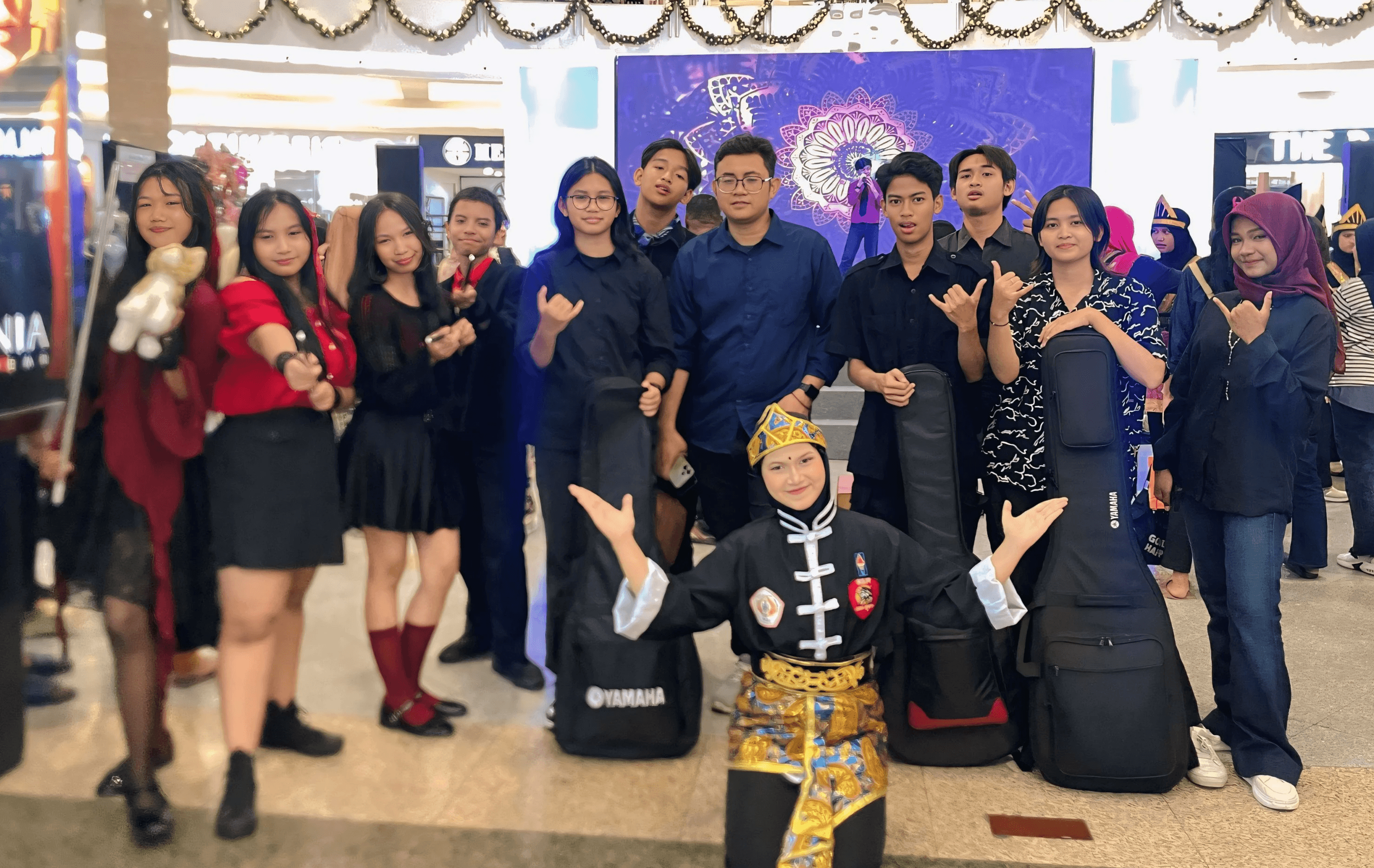 Kepala SMA Dr. Soetomo memberikan pengarahan dalam kegiatan rapat kerja dan workshop