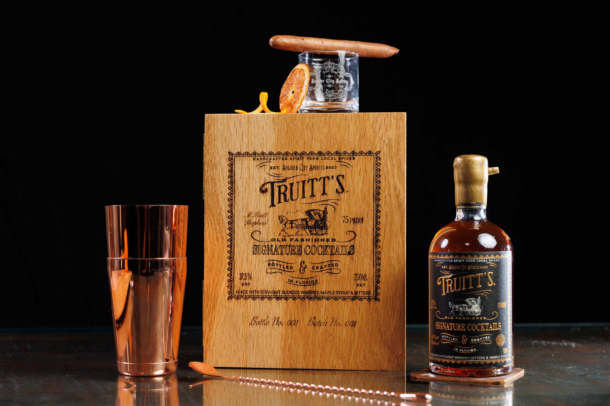 Truitt's bottle and accessories