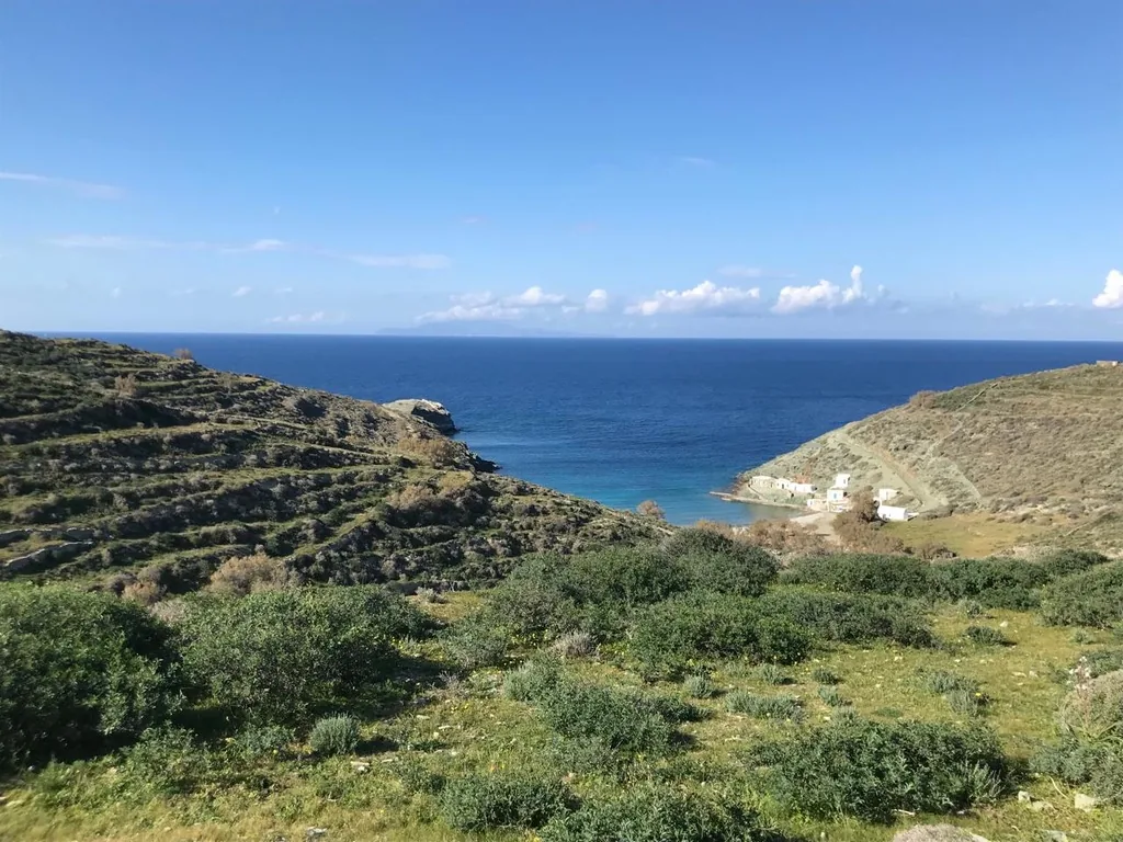 Vista panorámica de los jardines de Refugios Minotauro integrados a la isla