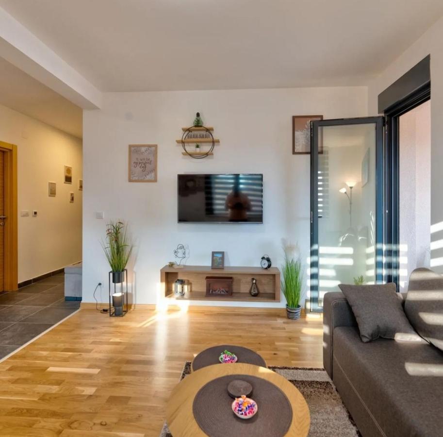 Slike dnevnog boravka apartmana Haven Home na Zlatiboru