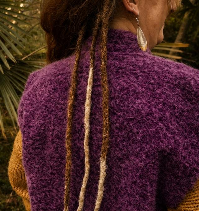Pose d’extensions dreadlocks à domicile dans le Sud-Ouest par Claudie Dredause pour allonger et densifier les locks.