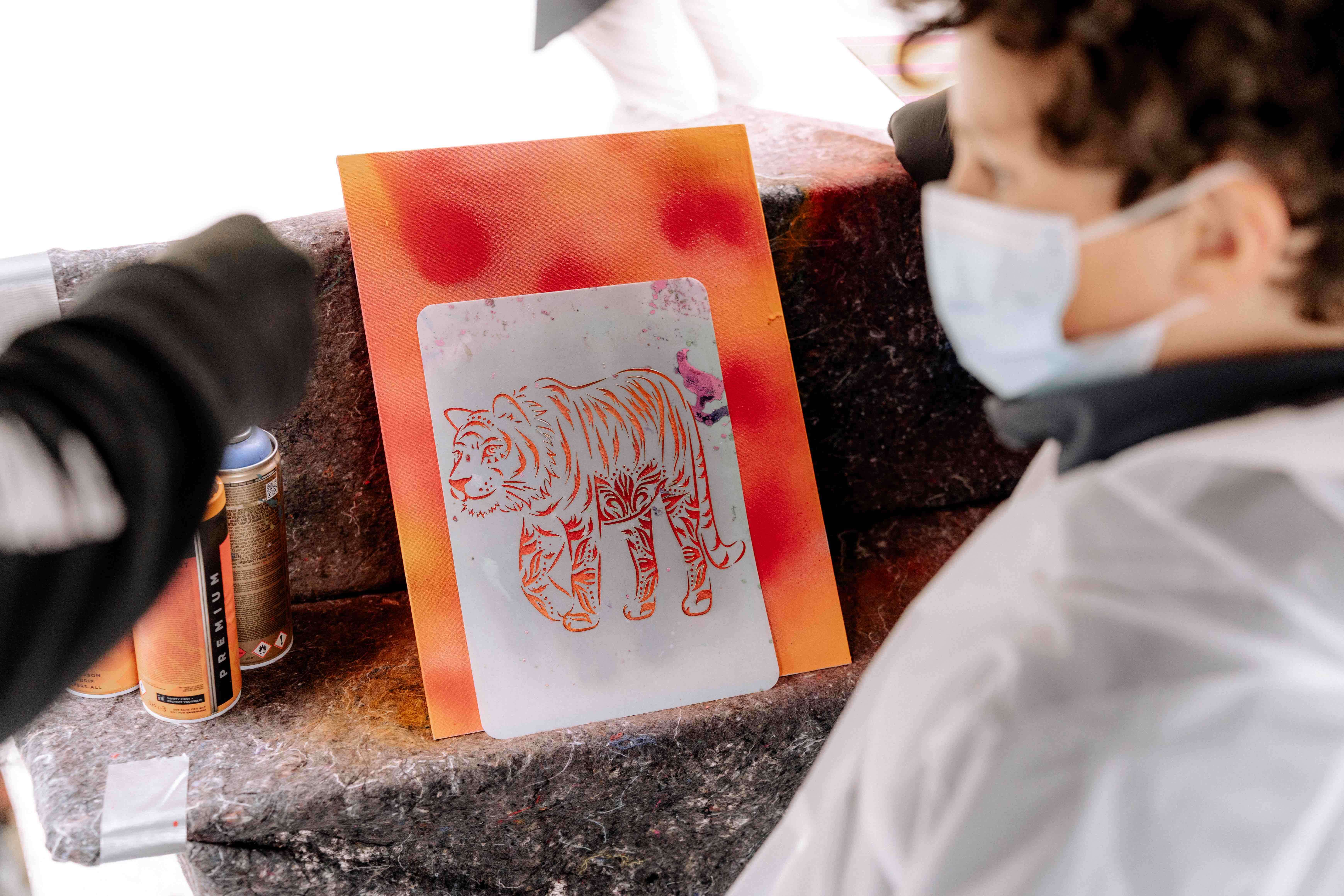 Graffiti-Workshop mit Schablonen