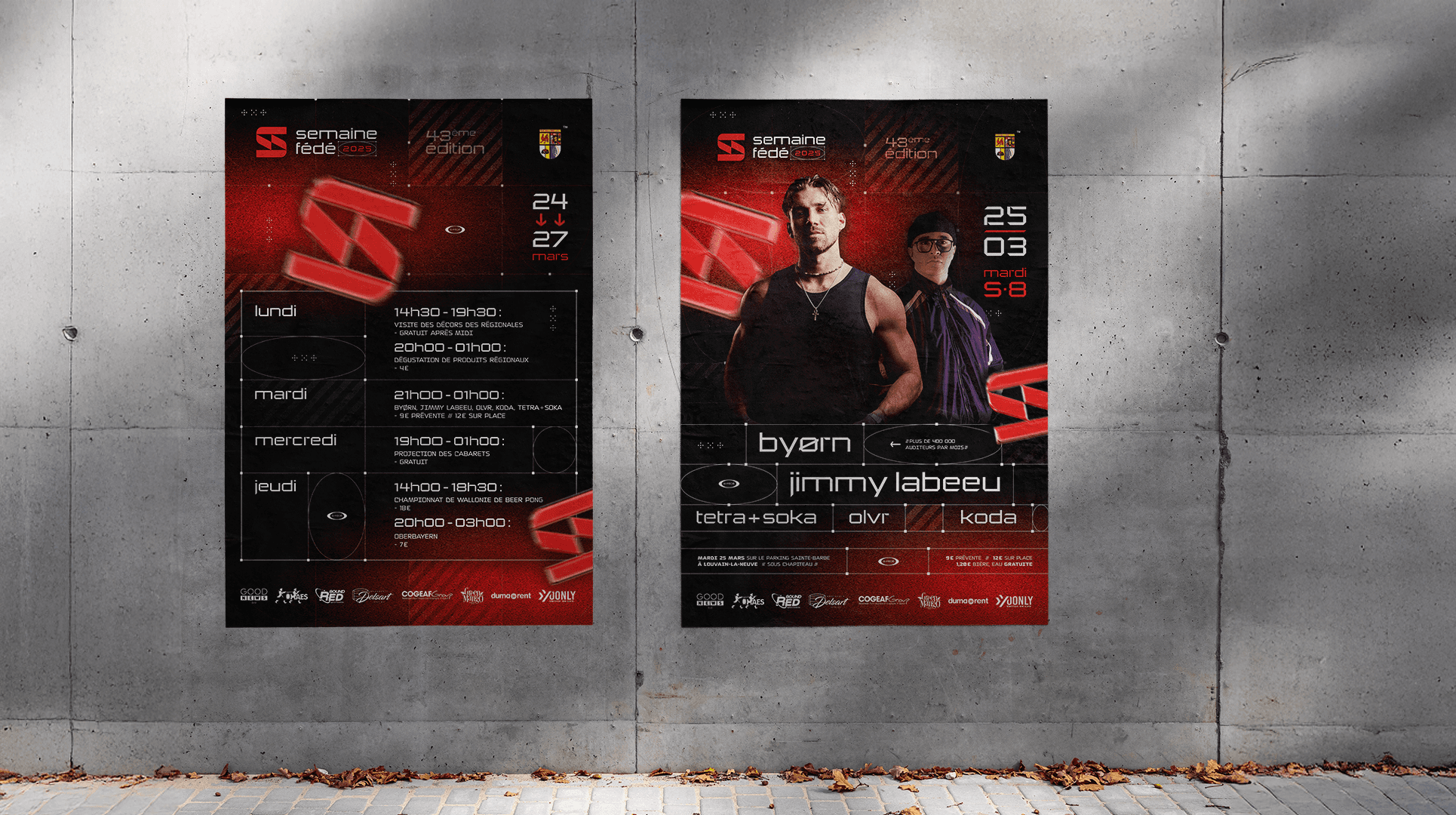 Un mockup en situation urbaine montrant deux affiches d’événement fixées sur un mur en béton, mettant en avant une identité visuelle futuriste rouge avec le logo « S » stylisé. Les deux affiches présentent le programme et la line-up de la Semaine Fédé 2025, dans une mise en page contrastée, percutante et inspirée de l’univers club/techno.