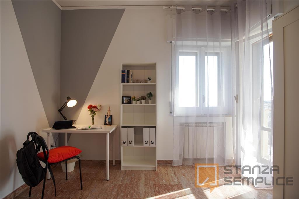 Stanza singola di 15 mq in Via Pietro Castellino, Napoli – 520€ tutto incluso, cauzione zero
