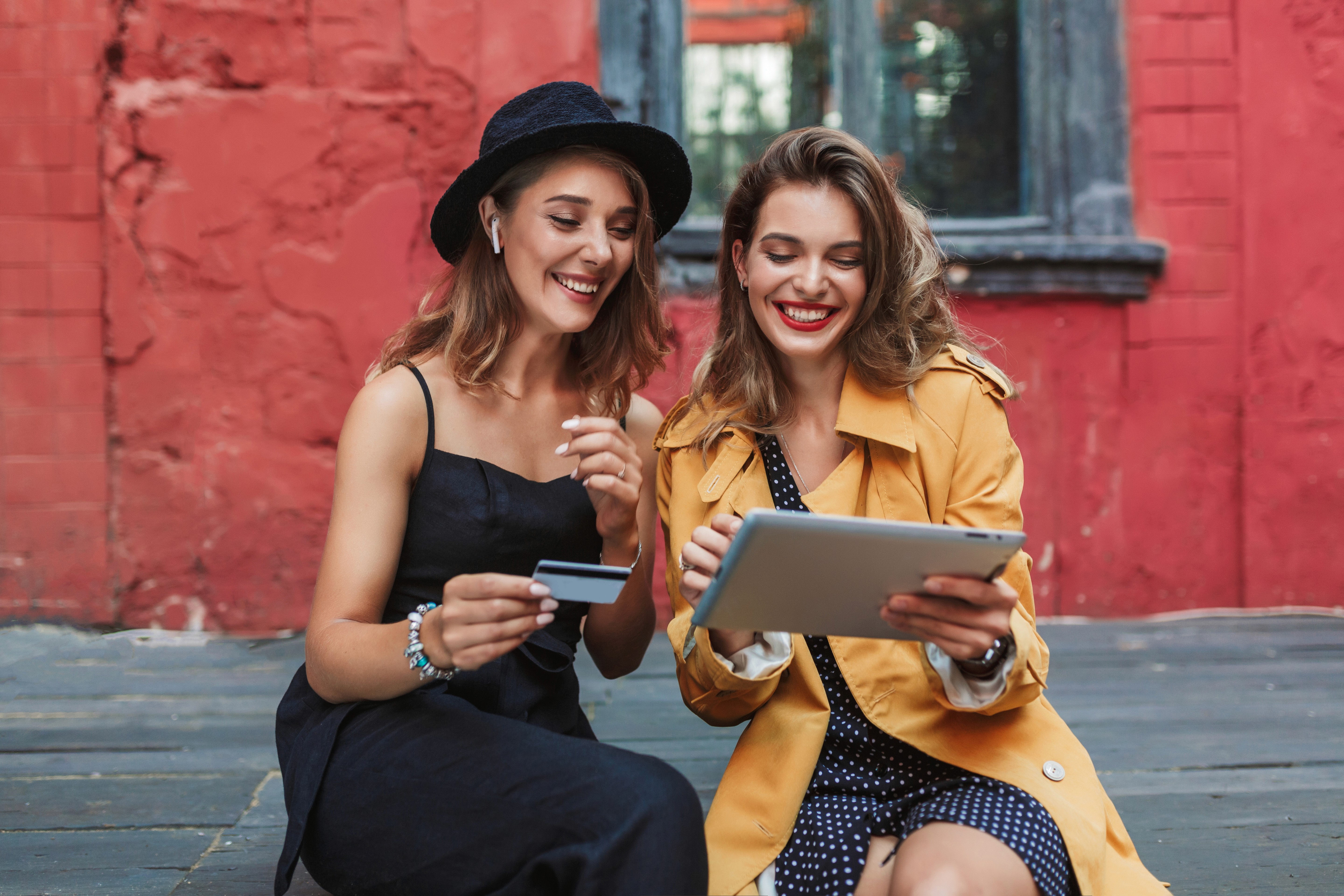 A practical guide for founders and executives considering advisory roles with friends. Learn how to set boundaries, deliver honest advice and protect the relationship.