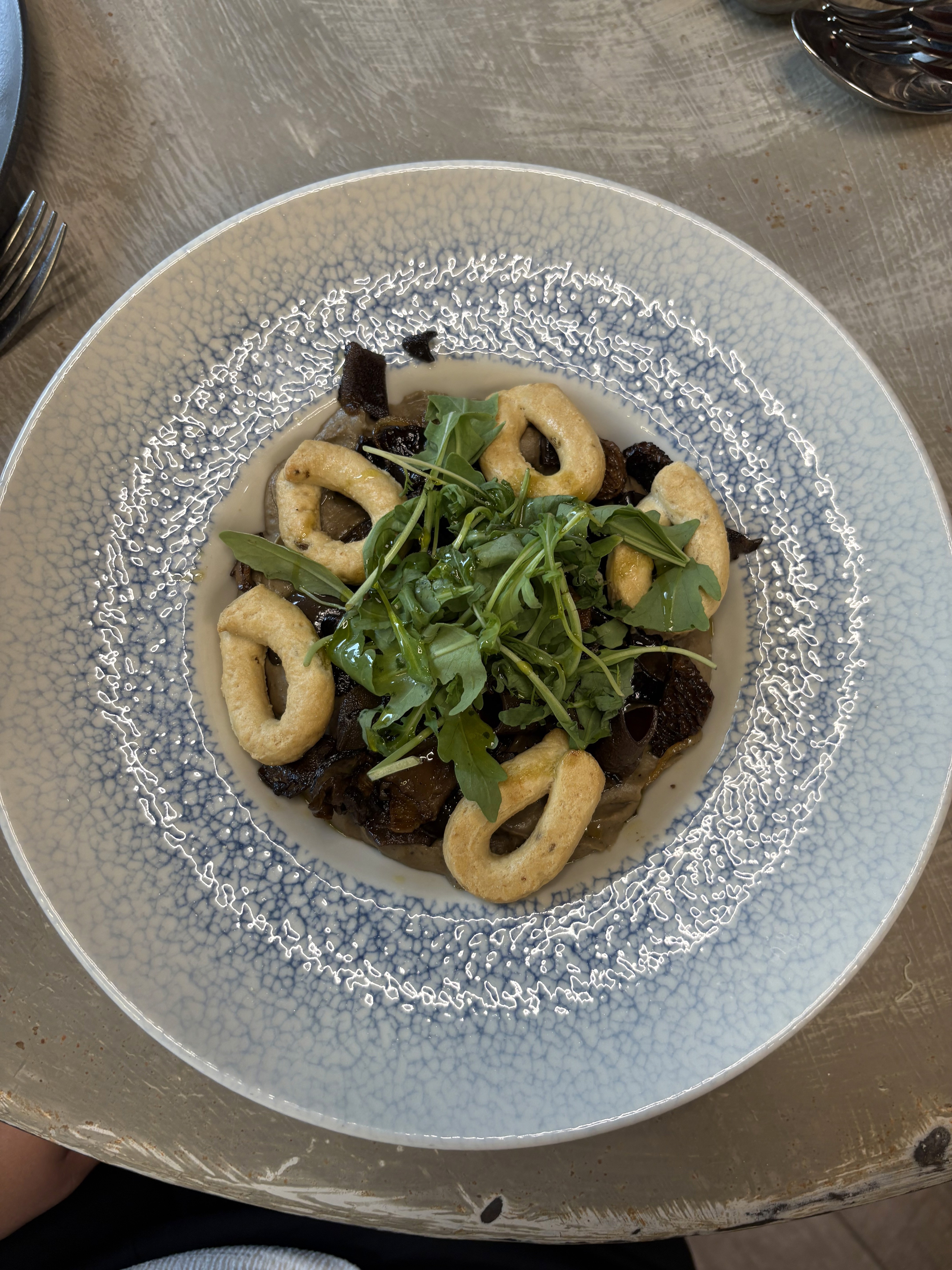 Andouillette rôtie aux oignons
