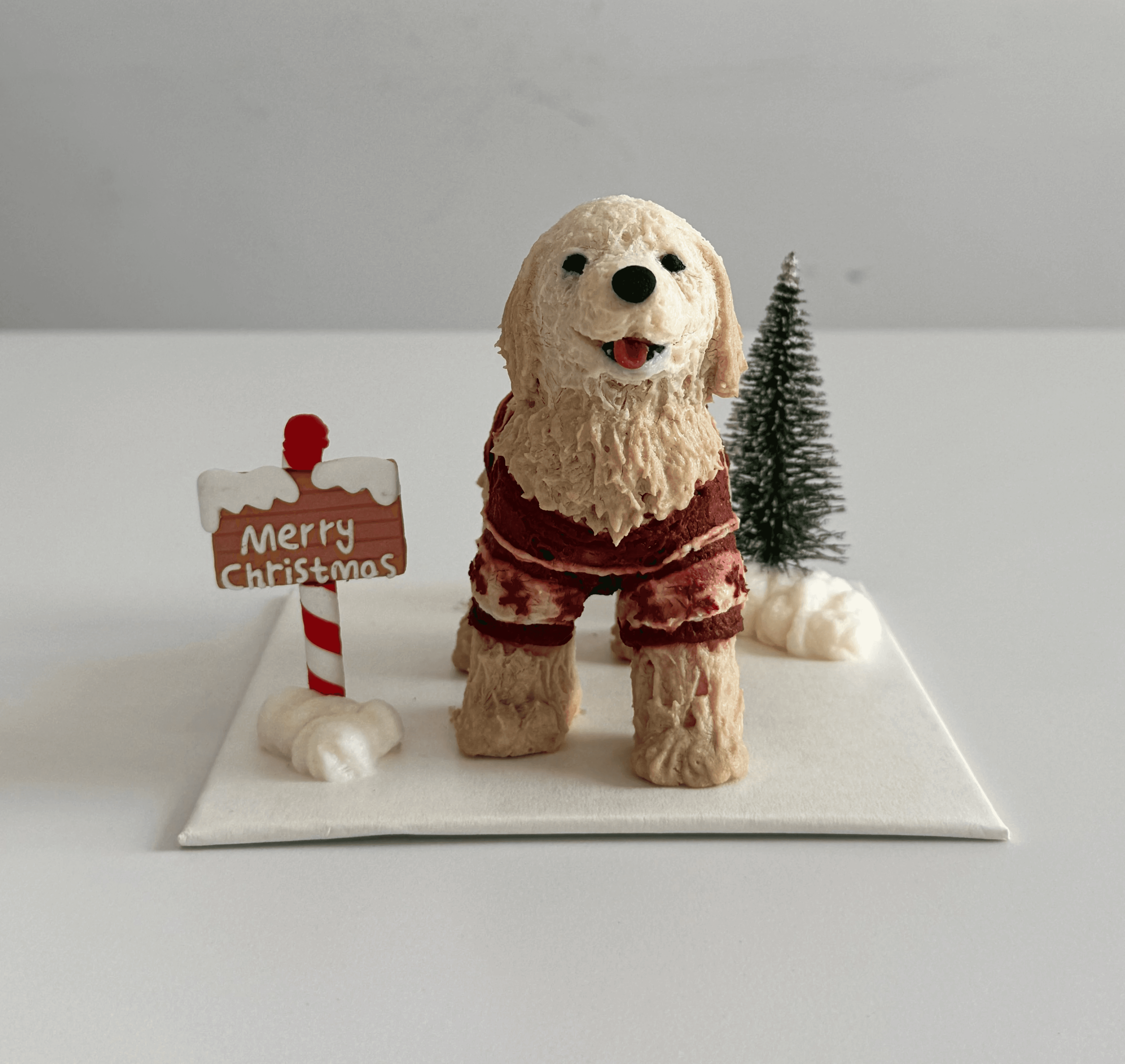 Golden retriever pet cake during christmas