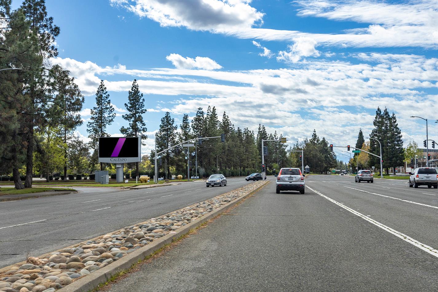 SM000918A — digital billboard in Sacramento