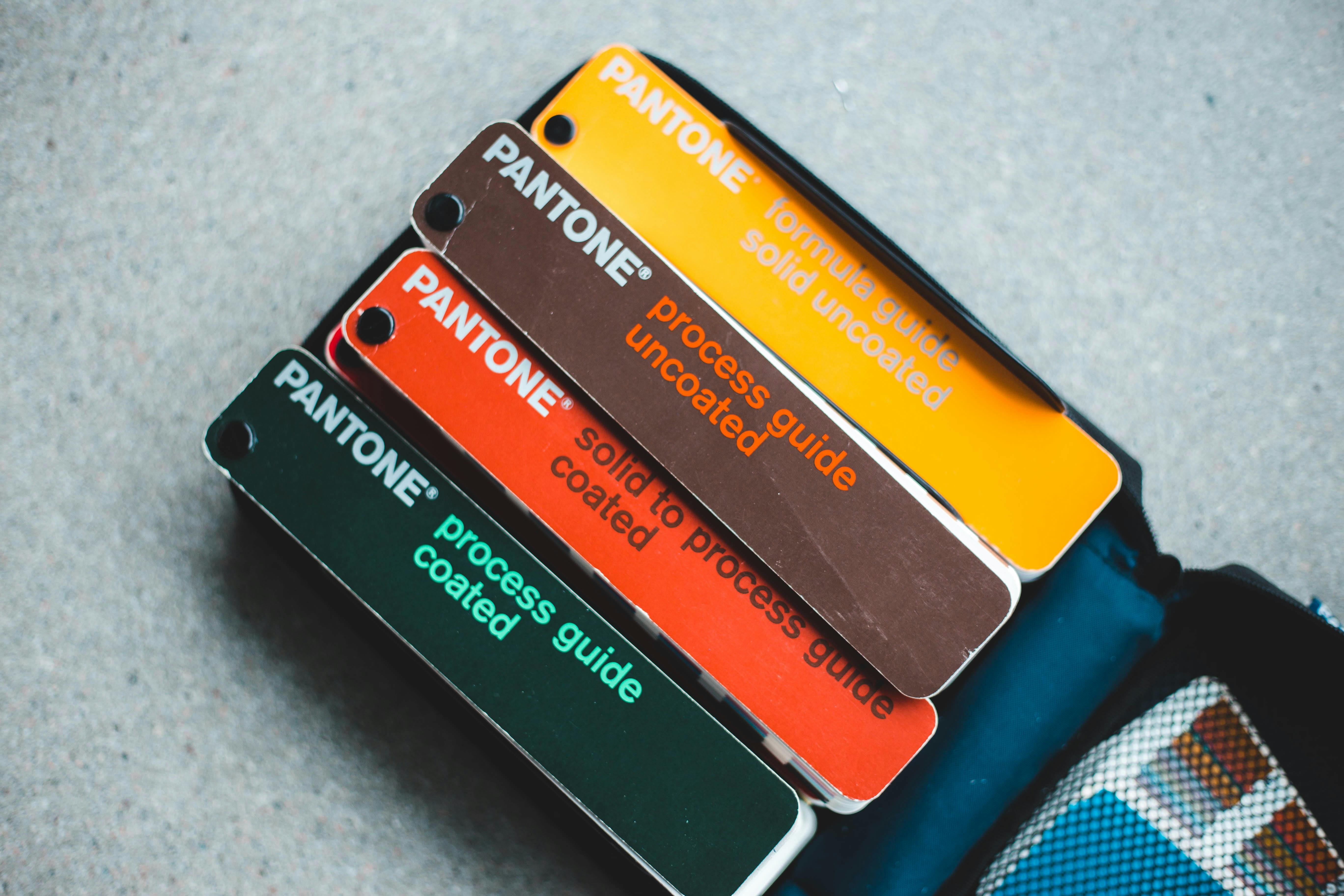 Supreme®/Pantone® Formula Guide Supreme Pantone Formula Guide Multicolor - FW24 - US