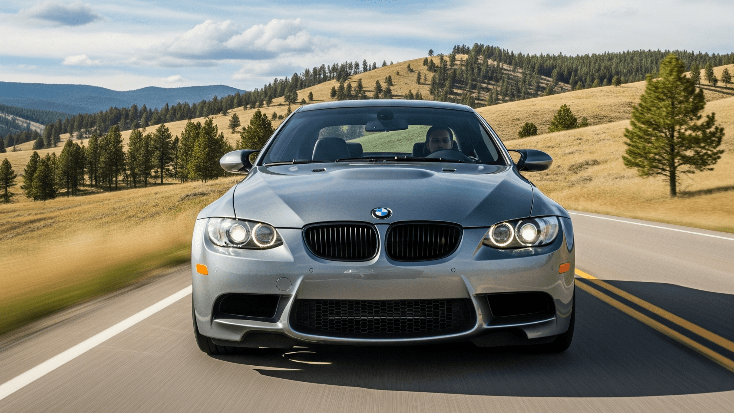 BMW E92 M3 driving in 4k