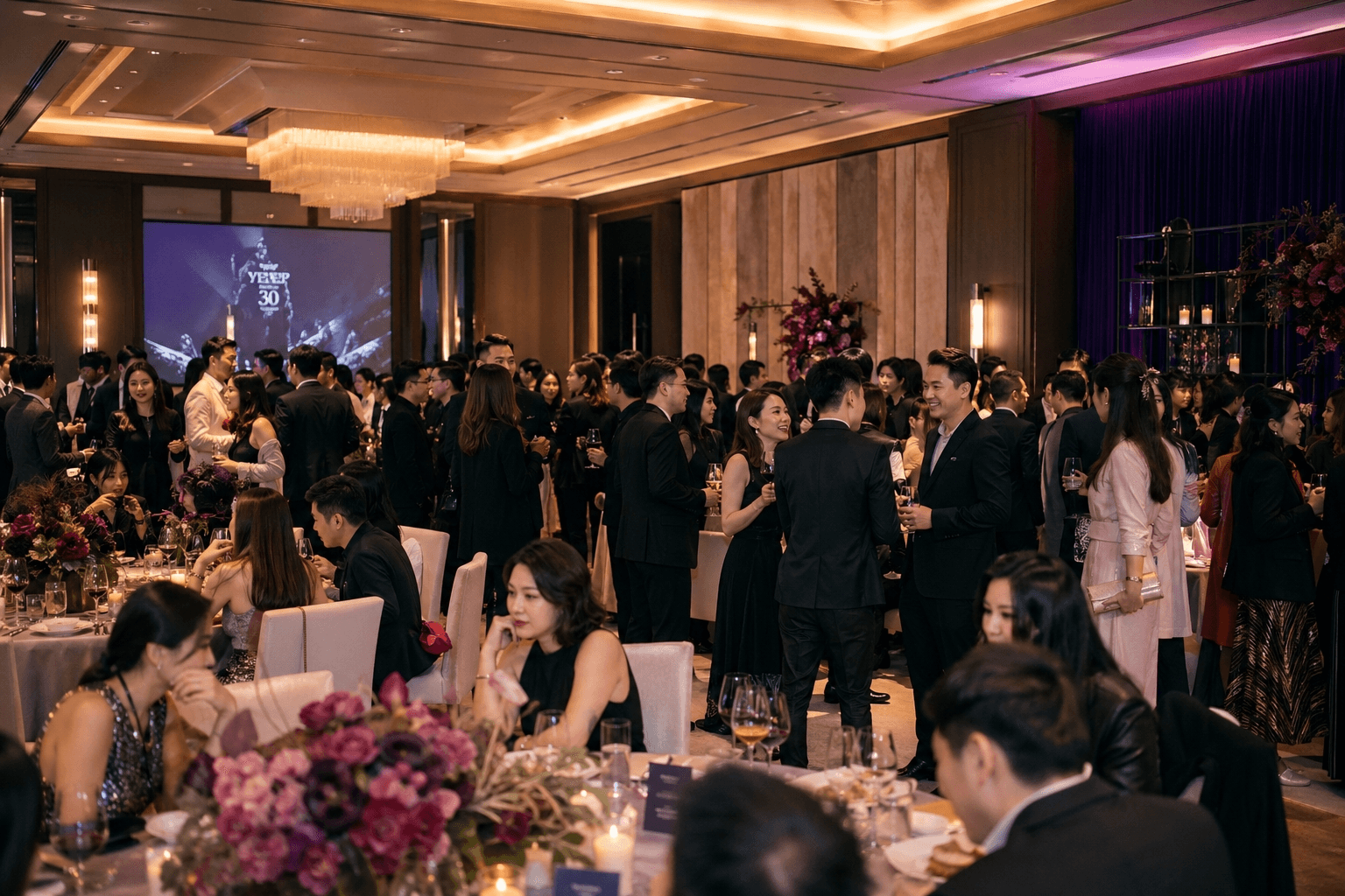 香港酒店私人派對現場，宴會廳精緻花藝佈置與燈光，適合舉辦VIP主題聚會、周年晚宴及生日派對統籌。