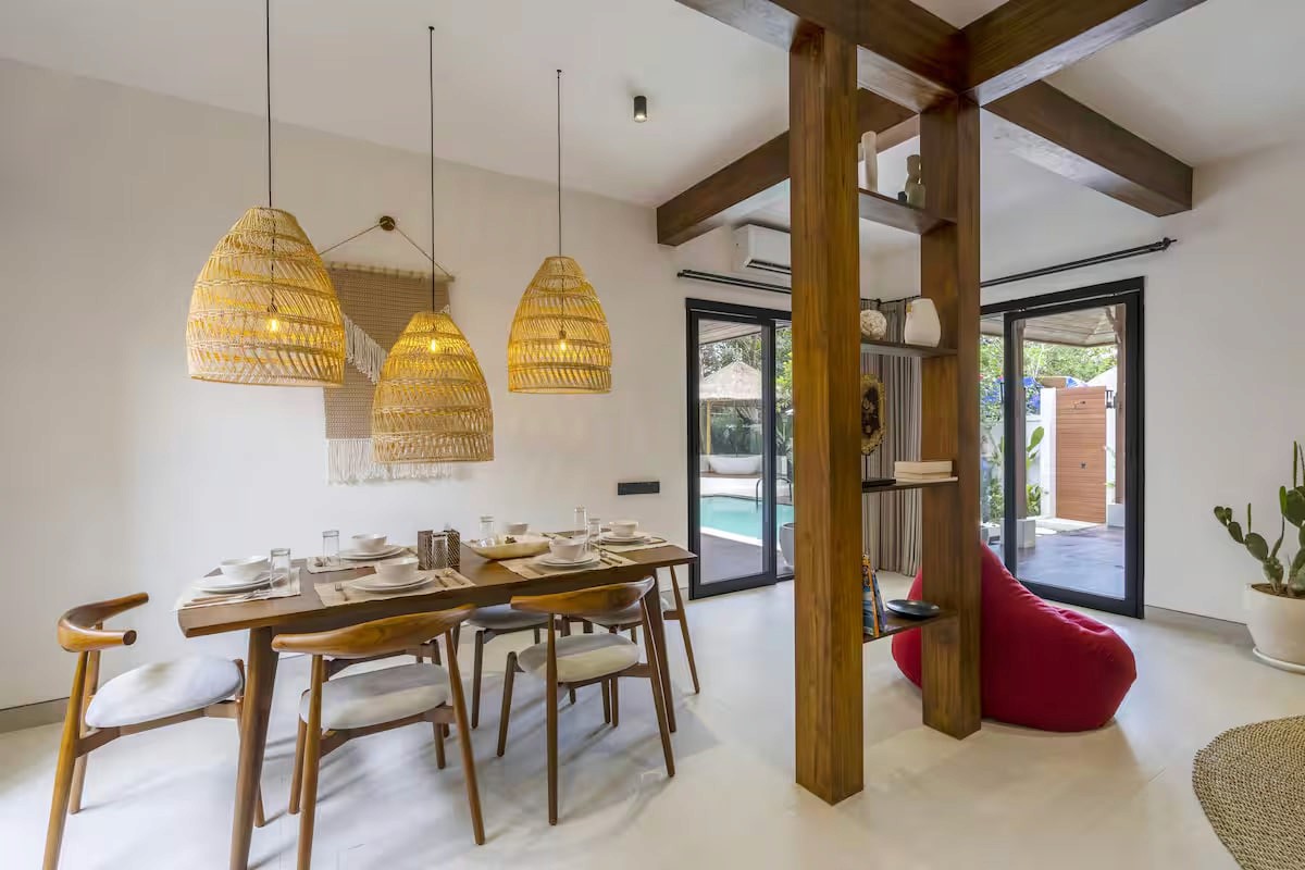 A 2-bedroom villa with a large pool and garden in Ubud