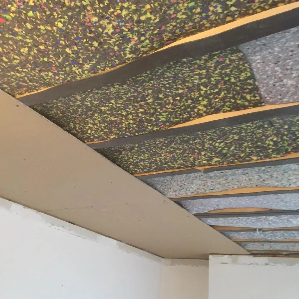 Zvuková izolace stropu a odhlučnění stropu Protihlukové desky