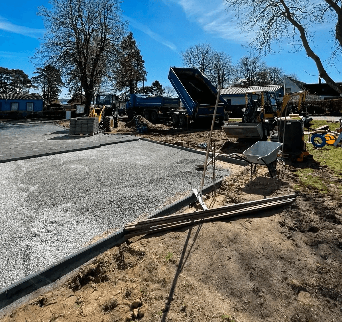 Vorbereitung von Unterbau und Entwässerung für Pflasterarbeiten, MB Dienstleistungen Waren (Müritz)