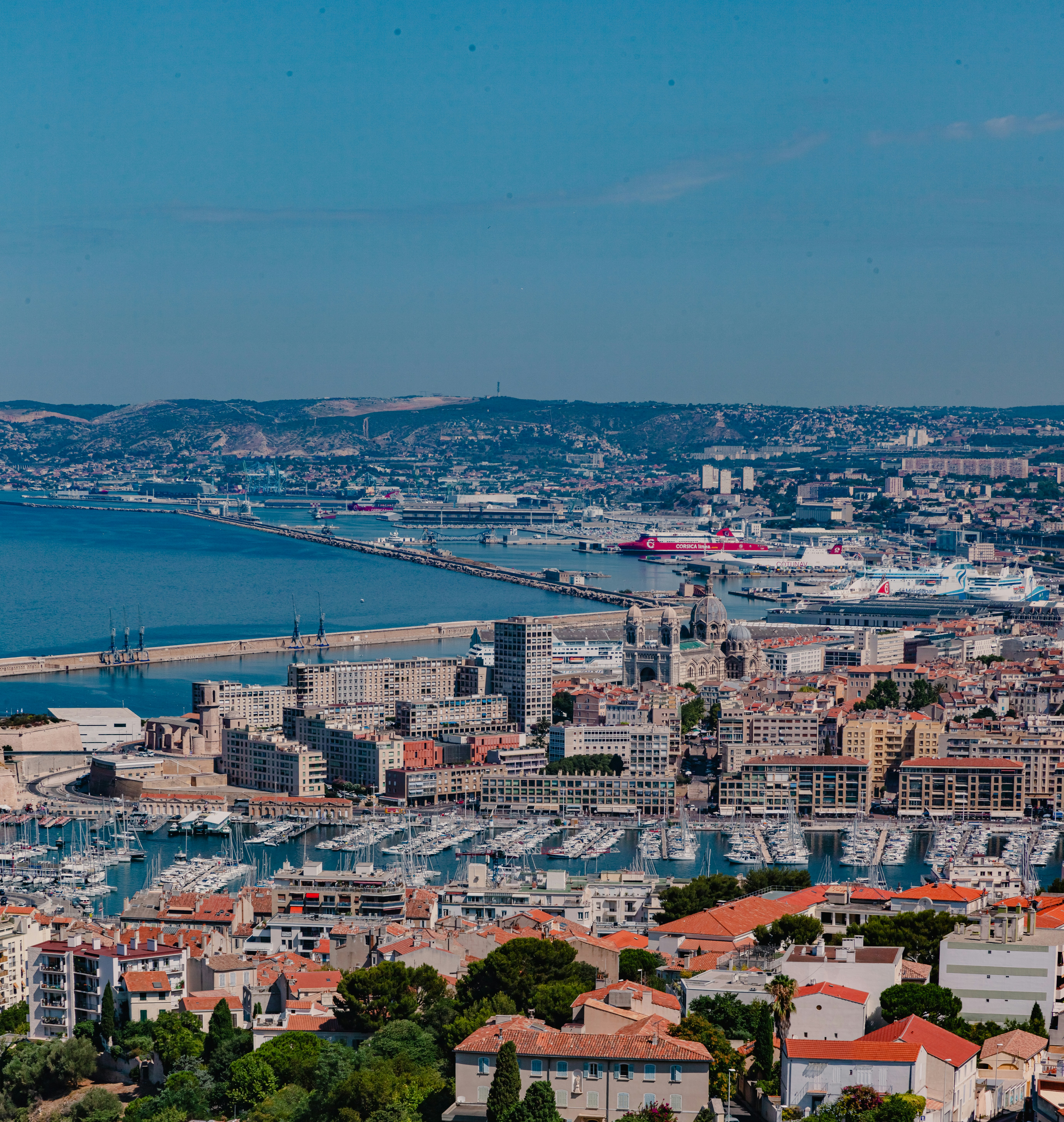 Americans renting in Marseille