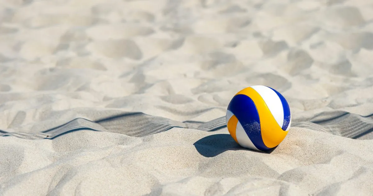 Bola de vôlei na areia