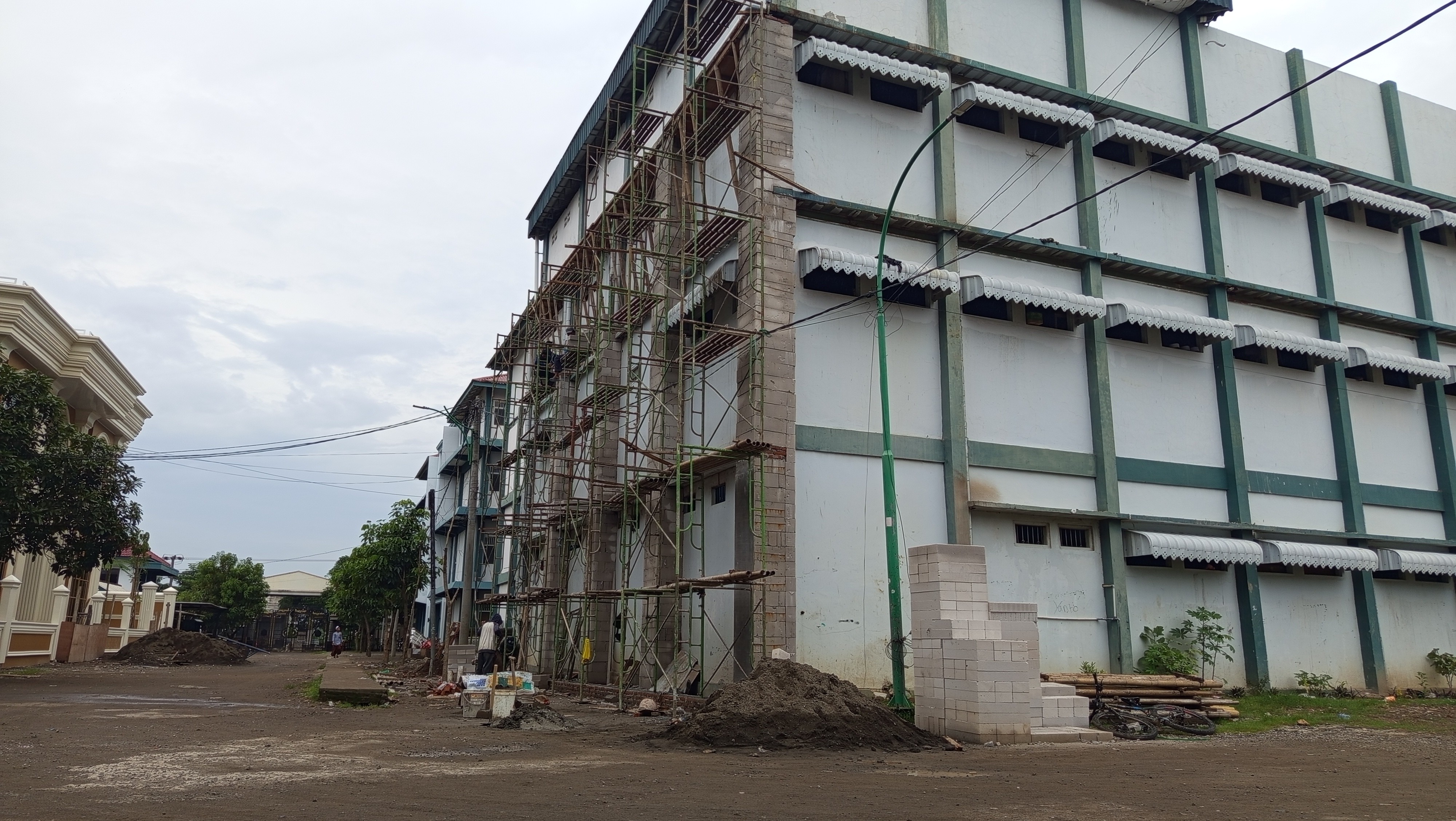 Gede Ngurah Oka Perdana melakukan kegiatan olahraga