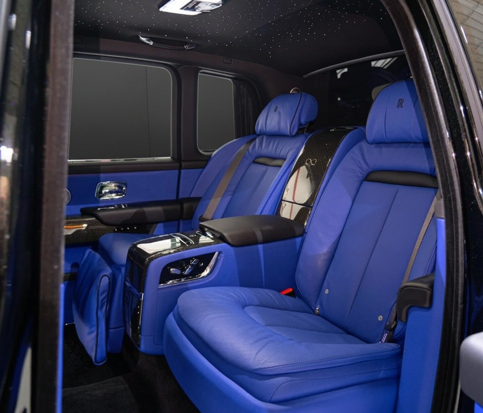 Rolls-Royce Cullinan Black Badge rear seats executive luxury interior