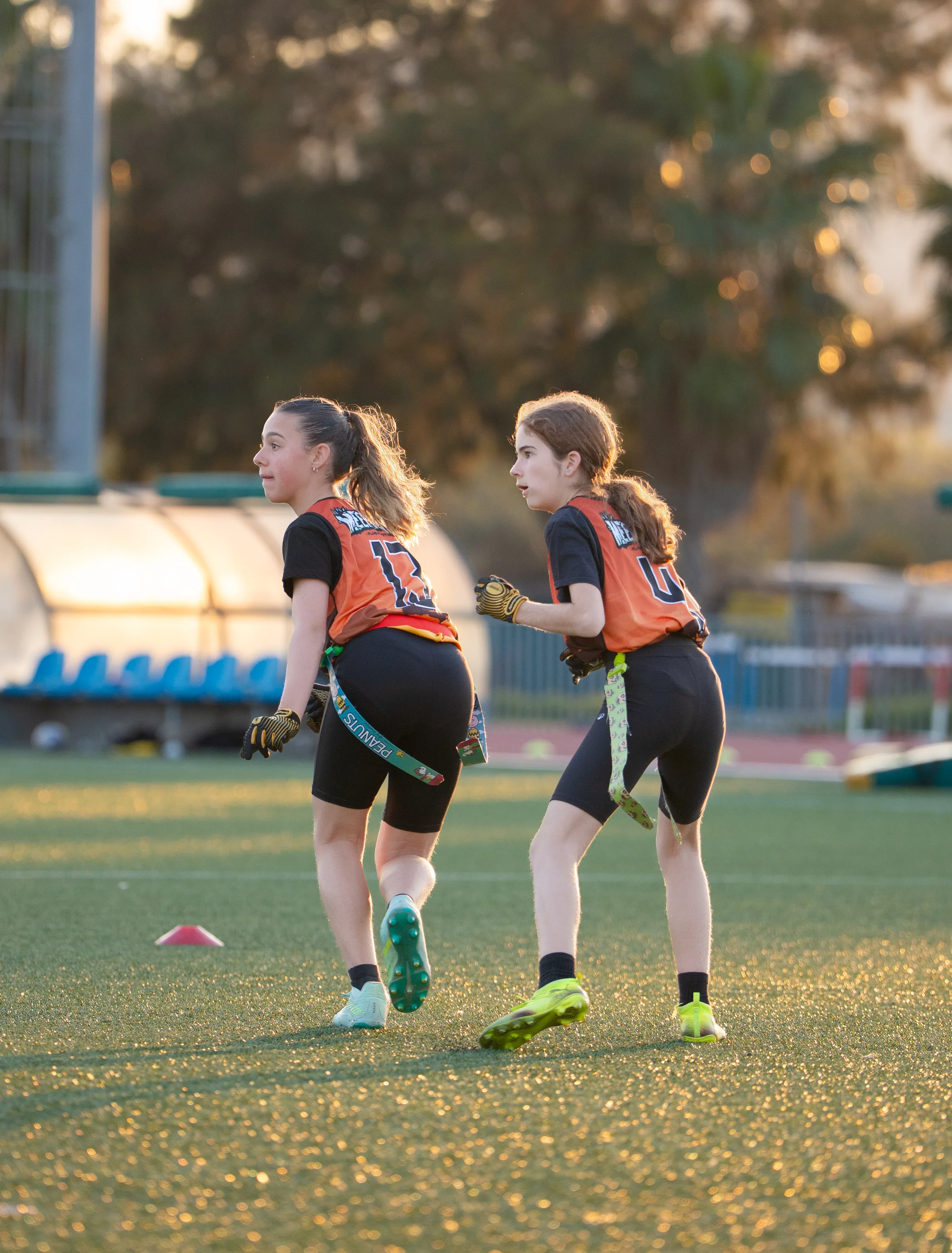 Movimiento táctico en entrenamiento flag football Sub-11 Cornellà Meerkats 23 marzo 2026, por Nolan Pardo
